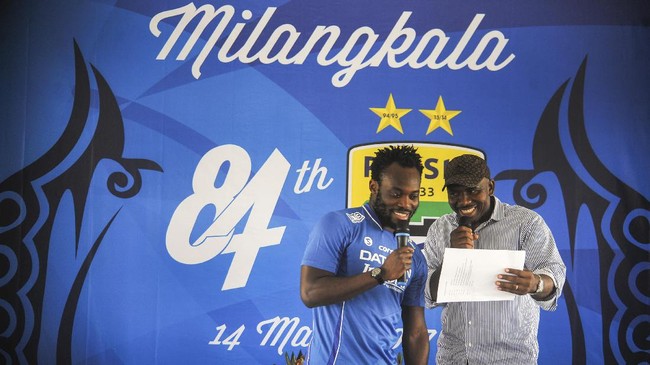 Setelah resmi bergabung dengan Persib, Michael Essien bakal pulang ke London untuk mengurus kepindahan dari ibukota negara Inggris itu ke Kota Kembang, Bandung.