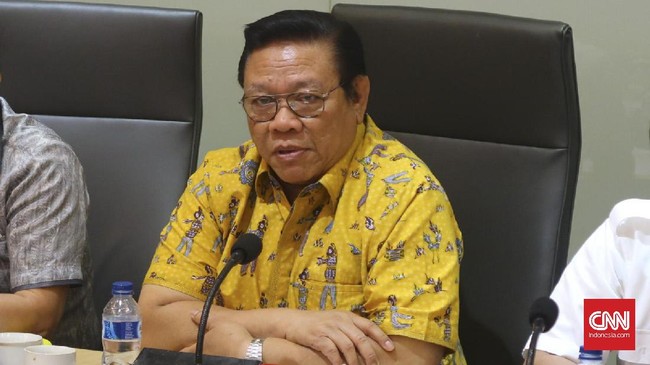 Dewan Pakar mengusulkan agar DPP Golkar membentuk tim hukum untuk mengadvokasi sejumlah nama yang disebut dalam dakwaan korupsi e-KTP.