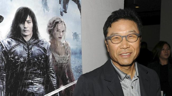 Lee Soo-man disebut tak punya pilihan lain selain melepas 82 persen sahamnya di SM Entertainment dan mengikuti keinginan HYBE.