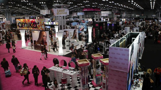 Warna-Warna Berani dan Gaya Rambut Terbaru Di IBS New York