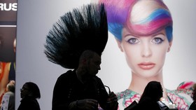 Warna-Warna Berani dan Gaya Rambut Terbaru Di IBS New York