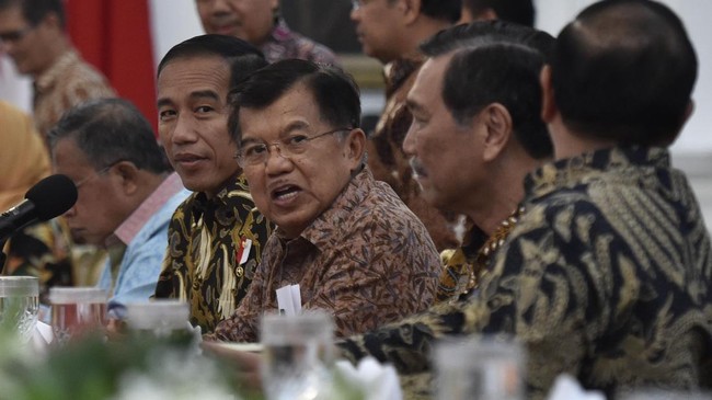 Aksi terorisme di Tuban dan Banyumas menjadi bukti bahwa kelompok radikal bersenjata masih tersebar di beberapa daerah.