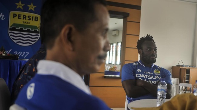 Indra Thohir berharap nama besar Michael Essien berbanding lurus dengan kontribusinya di atas lapangan dan juga ia tak lagi mengalami cedera.