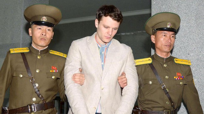 Setelah proses diplomasi panjang, seorang mahasiswa asal AS yang sudah ditahan di Korut selama 17 bulan, Otto Warmbier, akhirnya dipulangkan dalam keadaan koma.