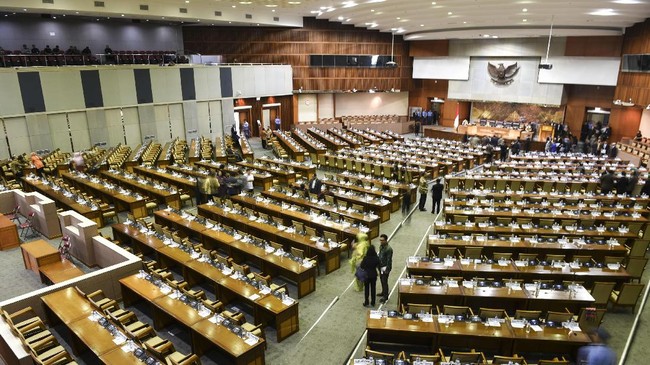Pembahasan RUU Nomor 15 Tahun 2003 tentang Pemberantasan Tindak Pidana Terorisme sempat terganjal kekhawatiran lembaga/kementerian kehilangan kewenangan.