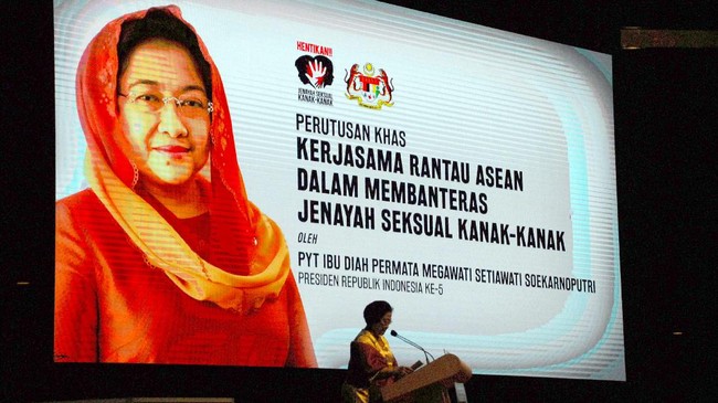 Faktor kewibawaan dan pengalaman politik dinilai menjadi hal yang sangat sulit ditemui pada tokoh-tokoh politik lain di Indonesia.