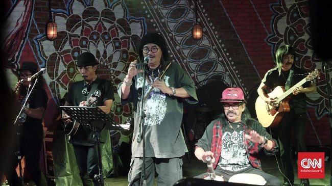 Keinginan kelompok musik OM PMR berkolaborasi dengan vokalis Koes Plus Yon Koeswoyo kini tinggal mimpi, lantaran Yon telah meninggal dunia pada Jumat (5/1).
