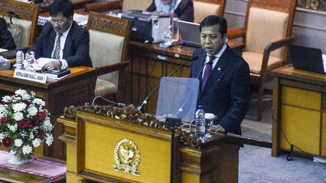 KPK akan memeriksa Ketua DPR RI Setya Novanto terkait dugaan korupsi e-KTP yang terjadi pada 2014, saat Setya menjabat sebagai Ketua Fraksi Partai Golkar.