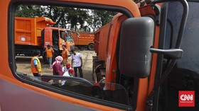 16 Truk Sampah DKI Ditolak Masuk Bekasi karena Langgar Aturan
