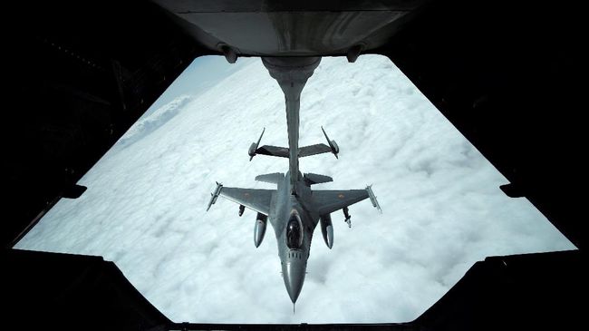 Lewat Ruang Udara Singapura, Panglima TNI Dikawal Empat F-16
