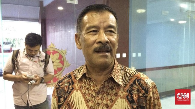 Persib Bandung keberatan bila Billy Paji Keraf dipanggil masuk ke Timnas Indonesia U-22 karena Gian Zola dan Febri Haryadi sudah ada di sana.