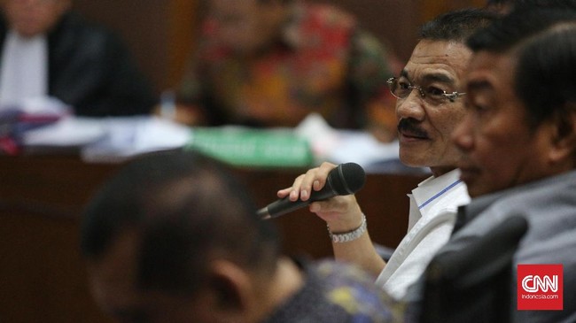 KPK menyatakan pihaknya memiliki bukti terkait dengan sumber hingga aliran dana kasus suap e-KTP yang mengungkap dugaan keterlibatan sejumlah nama pejabat.