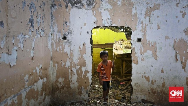 Penantian Relokasi: Menjejak Memori Hidup di Pinggir Kali