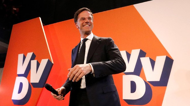 Mark Rutte dipastikan memimpin Belanda untuk ketiga kalinya setelah mendominasi pemilihan umum, mengalahkan kandidat terkuatnya yang anti-Islam, Geert Wilders.