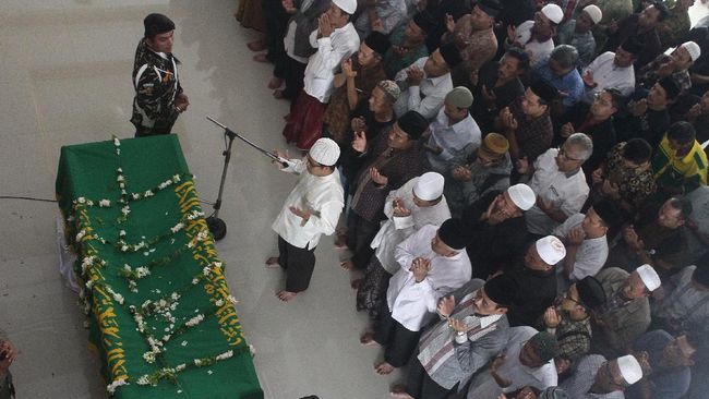 Sholat jenazah adalah sholat yang dilakukan untuk jenazah muslim. Berikut bacaan niat sholat jenazah perempuan dan tata caranya.