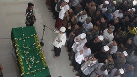 Bacaan Niat Sholat Jenazah Perempuan dan Tata Caranya