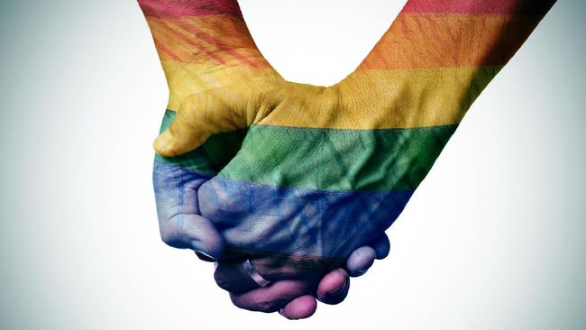 Menurut catatan sejarah, karakter LGBT sudah ada di perfilman Hollywood dan Indonesia lebih dari tiga dekade silam. Di Hollywood itu bahkan jadi ladang uang.