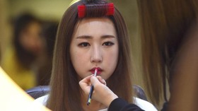 3 Rahasia Praktis Buat Make-up Tahan Lama