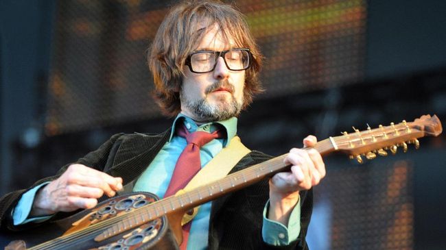 Buku Karya Jarvis Cocker 'Pulp' Dihargai US$124 Ribu Mantan pentolan band Pulp, Jarvis Cocker, menyepakati tawaran penerbit Jonathan Cape untuk mempublikasikan tulisannya, The Book is A Song.