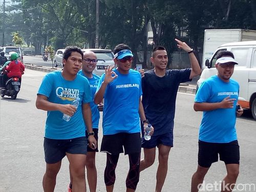 Mau Ikut Sandiaga Lari ke Kantor? Ini Cara Pilih Sepatu Lari yang Tepat