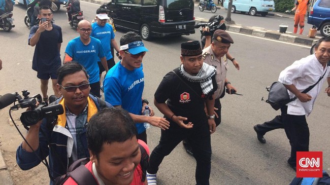 Sandiaga Uno berlari dari kawasan Senayan ke Polsek Metro Tanah Abang untuk memenuhi panggilan pemeriksaan sebagai saksi kasus dugaan pencemaran nama baik.