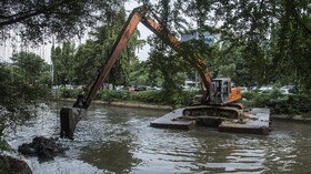 Antisipasi Banjir, DKI Fokus Keruk Kali Mampang dan Krukut