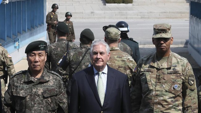 AS menjamin negaranya tak berniat menggulingkan rezim Korut yang dipimpin diktaktor Kim Jong-un, berusaha meyakinkan Korut untuk hentikan ambisi nuklirnya.
