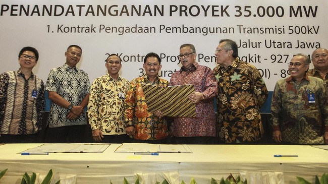 Pasokan listrik pulau Jawa yang diproyeksi bakal mengalami kelebihan sekitar 5 ribu MW.
