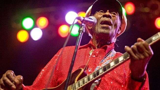Chuck Berry dikabarkan meninggal dunia pada Sabtu (18/3) di rumahnya di Missouri, Amerika Serikat pada pukul 13.26 waktu setempat.