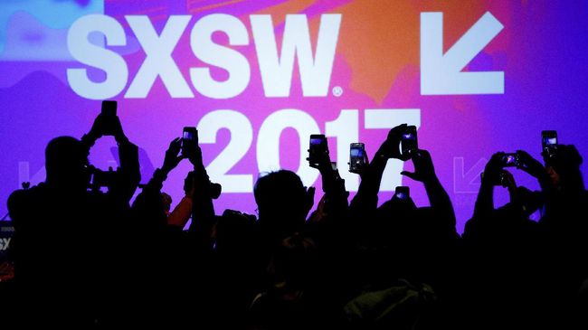 Klausul soal isu keimigrasian di SXSW kini berubah. Masing-masing penampil bertanggung jawab sendiri atas isu keimigrasian mereka.