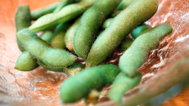 Edamame bisa melengkapi kebutuhan protein harian, terutama bagi anak-anak. Berikut manfaat lain mengonsumsi edamame.
