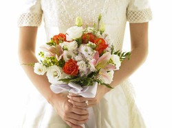 Viral Sesi Lempar Bunga Pengantin Jadi Ajang Cari Jodoh, Bikin Tamu Heboh