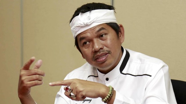Dedi telah didukung oleh 27 pimpinan Partai Golkar tingkat kabupaten/kota di Jawa Barat. Bupati Purwakarta itu tinggal menunggu keputusan resmi DPP.