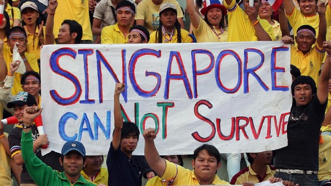 Legenda sepak bola Singapura mengingatkan bahwa Federasi Sepak Bola negara tersebut berada di titik krusial. Mereka terancam jadi tim semenjana di Asia.