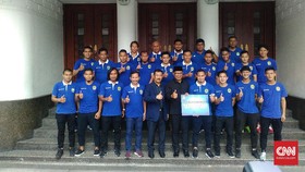 Ridwan Kamil Soal Kadeudeuh Persib: Ini Bukan Politisasi