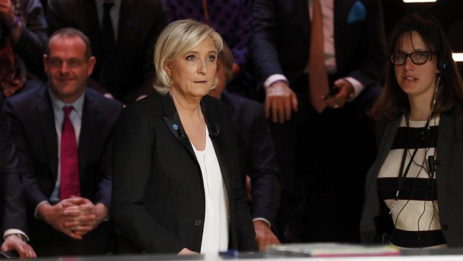 Masalah keamanan nasional menjadi sorotan pascateror Paris, menambah ketidakpastian dalam kampanye pemilihan umum yang masih berlangsung sangat ketat.