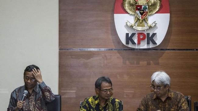 Kelima calon, yaitu Budi Santoso, Yohanes Ibrahim Kosasih, M Sani Anafari, dan Muhamad Arif. Kelimanya memiliki kapasitas di bidang hukum dan TI.