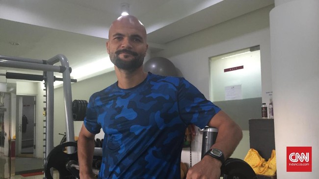 Usai dipastikan tak lagi berseragam Persib Bandung, Sergio van Dijk merapat ke salah satu klub di liga amatir Belanda, VV Pelikaan S musim ini.