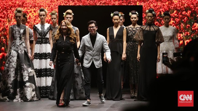 'Fioritura', Koleksi Penuh Bunga Sebastian Gunawan