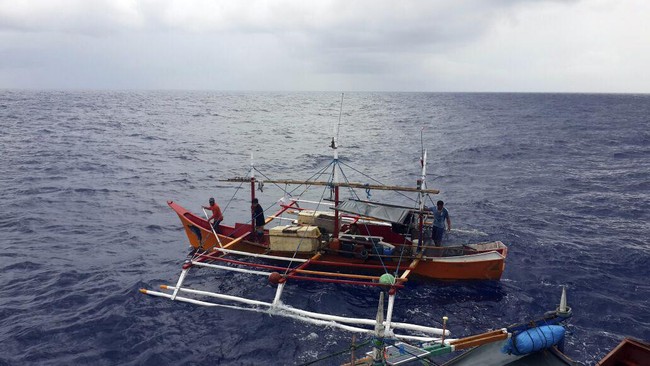 Delapan nelayan Indonesia ditangkap pihak Austalia di perairan Laut Timor dan dibawa ke tahanan imigrasi di Darwin karena kedapatan menjaring siput laut.