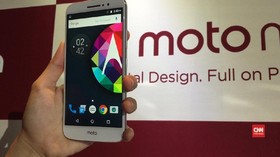 Sentuhan Metal di Ponsel Murah Moto M