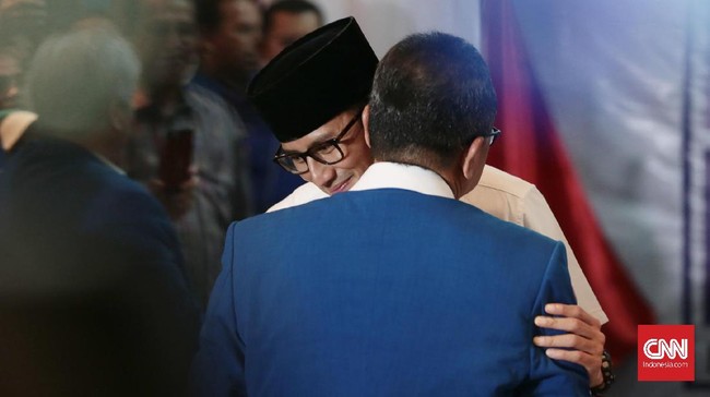 Anies-Sandi memiliki kampanye dengan tema Rabu bersama. Dalam kampanye tersebut, mereka kerap menggunakan kemeja biru.