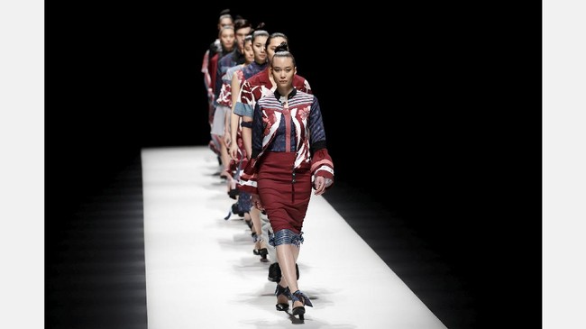 Dua Perancang Indonesia Pukau 'Amazon Fashion Week Tokyo'