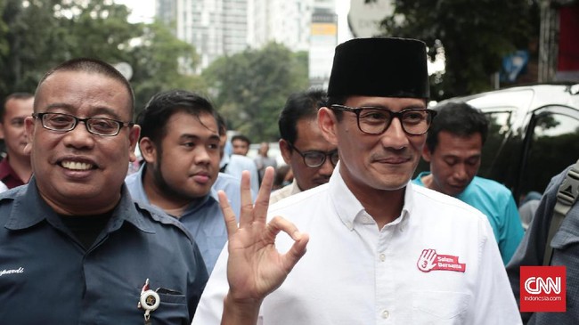 Sandiaga bertemu adik pelapor kasus penggelapan lahan. Ia dituding oleh kuasa hukum pelapor, meminta perlindungan pada pengusaha Edwin Soeryadjaya.