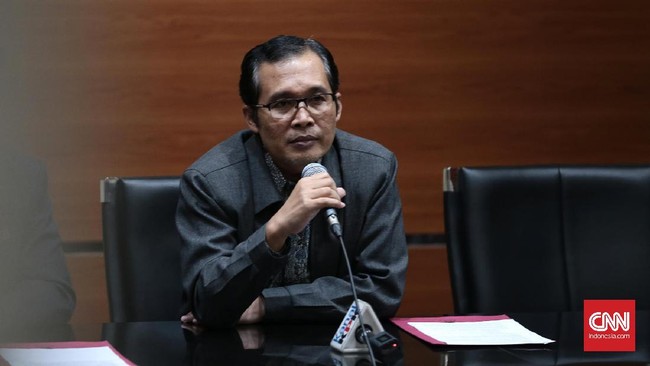 KPK menetapkan Gubernur Bengkulu tersangka kasus dugaan suap dan dijanjikan dapat uang Rp4,7 miliar terkait dengan pemenangan proyek jalan.