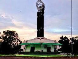 Mengenal Tugu Khatulistiwa dan Sederet Daya Tariknya