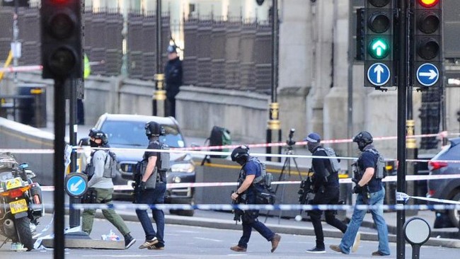 Pelaku teror London menyerang dengan kendaraan dan pisau, bukan teknologi canggih, seperti yang kerap diserukan oleh banyak pemimpin kelompok teroris.