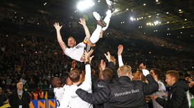 Lembar Terakhir Podolski Bersama Tim Panser