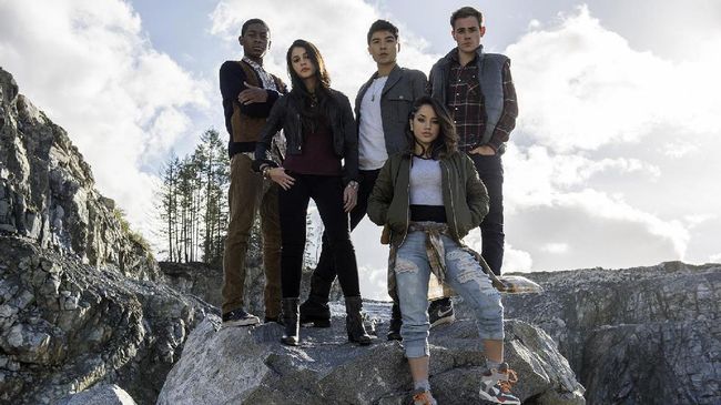 Bioskop Trans TV akan menayangkan Power Rangers (2017) malam ini (10/10) pukul 20.00 WIB.