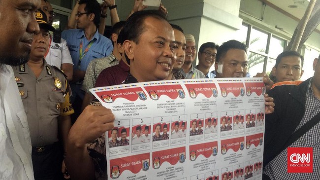 Pencetakan berdasarkan jumlah daftar pemilih sementara (DPS) ditambah 2,5 persen surat suara cadangan. Jumlah DPS diketahui sekitar 7,2 juta jiwa.